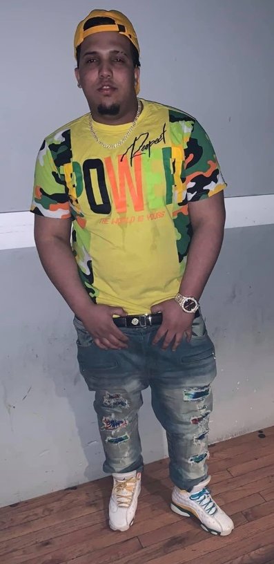 NYPDnews's tweet photo. 🚨WANTED for ASSAULT: Have you seen Yefri Toribio? On 10/6/21 at approx 4:40 AM, inside of 2443 E Tremont Ave in the Bronx, the suspect engaged in a dispute with a 31-year-old male, then stabbed him multiple times. Any info? DM @NYPDTips, or call them at 800-577-TIPS. https://t.co/ACUVye6r3H