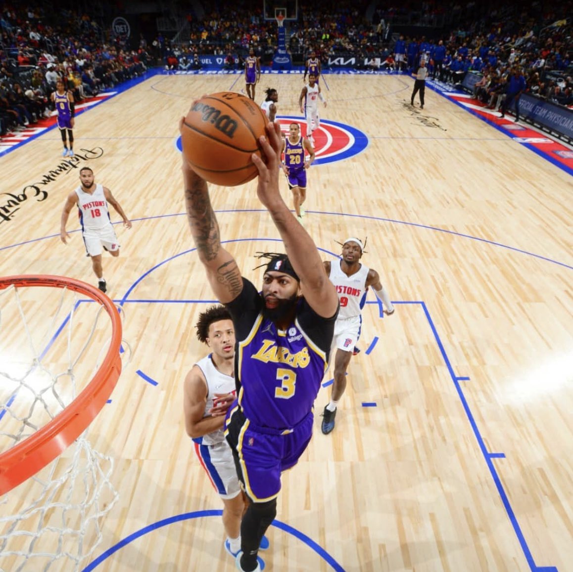 _OvertheRim's tweet image. Russ and AD went OFF vs the Pistons in a bounce back victory:
Russ - 26 points 9 rebounds 10 assists
AD - 30 points 10 rebounds 6 assists 4 steals 5 blocks 😤