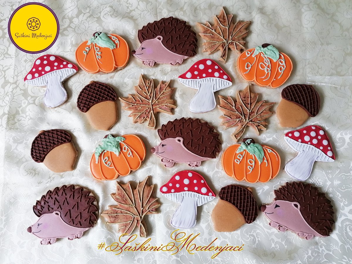 Jesenji mix!
#SaškiniMedenjaci #ReciteDaMedenjacima #Handmade #RoyalicingCookies #Royalicing #love #gift #cookieart #cookiesofinstagram #cookiedecoration #sugarcookie 
#bithdaycookies #cookieartist