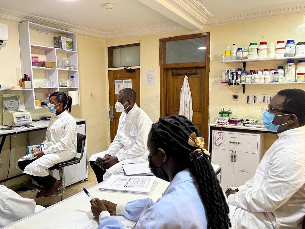 JOGL (@justonegiantlab) on Twitter photo This week, <a href="/harryakligoh/">Harry Akligoh</a> gave the first in person #AMR session and reintroduced the Microbis app for mapping resistance strains in Africa! 🦠
Are you working on #AntimicrobialResistance in Africa? Join our microgrant challenge! 
👉 app.jogl.io/challenge/amra… This week, <a href="/harryakligoh/">Harry Akligoh</a> gave the first in person #AMR session and reintroduced the Microbis app for mapping resistance strains in Africa! 🦠
Are you working on #AntimicrobialResistance in Africa? Join our microgrant challenge! 
👉 app.jogl.io/challenge/amra…