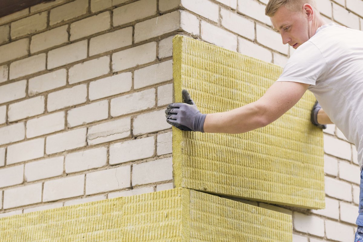 External wall insulation not only saves you money but also: 
-Renews the appearance of outer walls
-Improves weatherproofing and sound resistance
-Reduces condensation on internal walls
You could be eligible to have this for free, get in touch by calling us on 0800 060 7567.