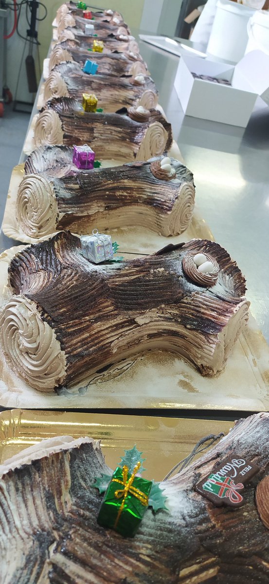 CarmeRamoss's tweet photo. La boquita agua con lo que hemos grabado en #Montalbán hoy🍧🍨🍦🍰🎂🧁🧁sal de dudas esta tarde en @adirecto 😜🥳🥳🥳 https://t.co/8knha1vqu9