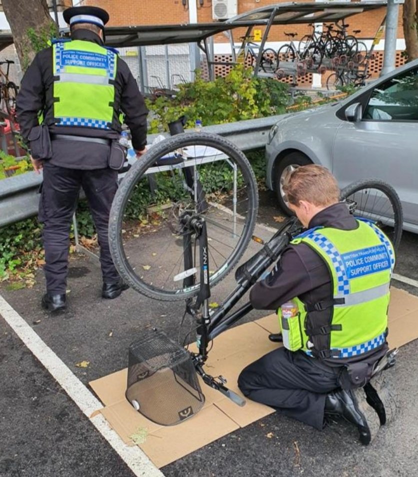 FEzPYO_XIAI6x5b.jpg:large