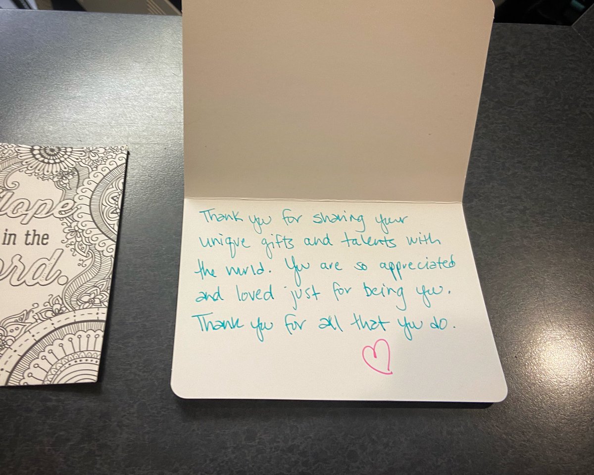 LexingtonPD's tweet photo. A Monday morning shoutout to @graycollacademy for dropping off treats for our officers and staff.
We are thankful for the @TownLexingtonSC community showing us daily that our work is appreciated and supported. #LPDStrong #LexStrong #BuildingAPartnership https://t.co/mis1VPQJV6