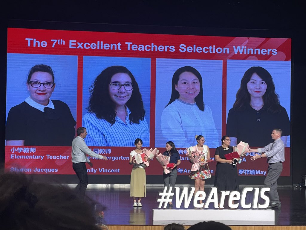 ArtyPants_YYC's tweet photo. It’s been a busy year and it’s just November! I’m so happy to be honoured with an award and a chance to give a speech about teaching. https://t.co/XQgMAAQcYv