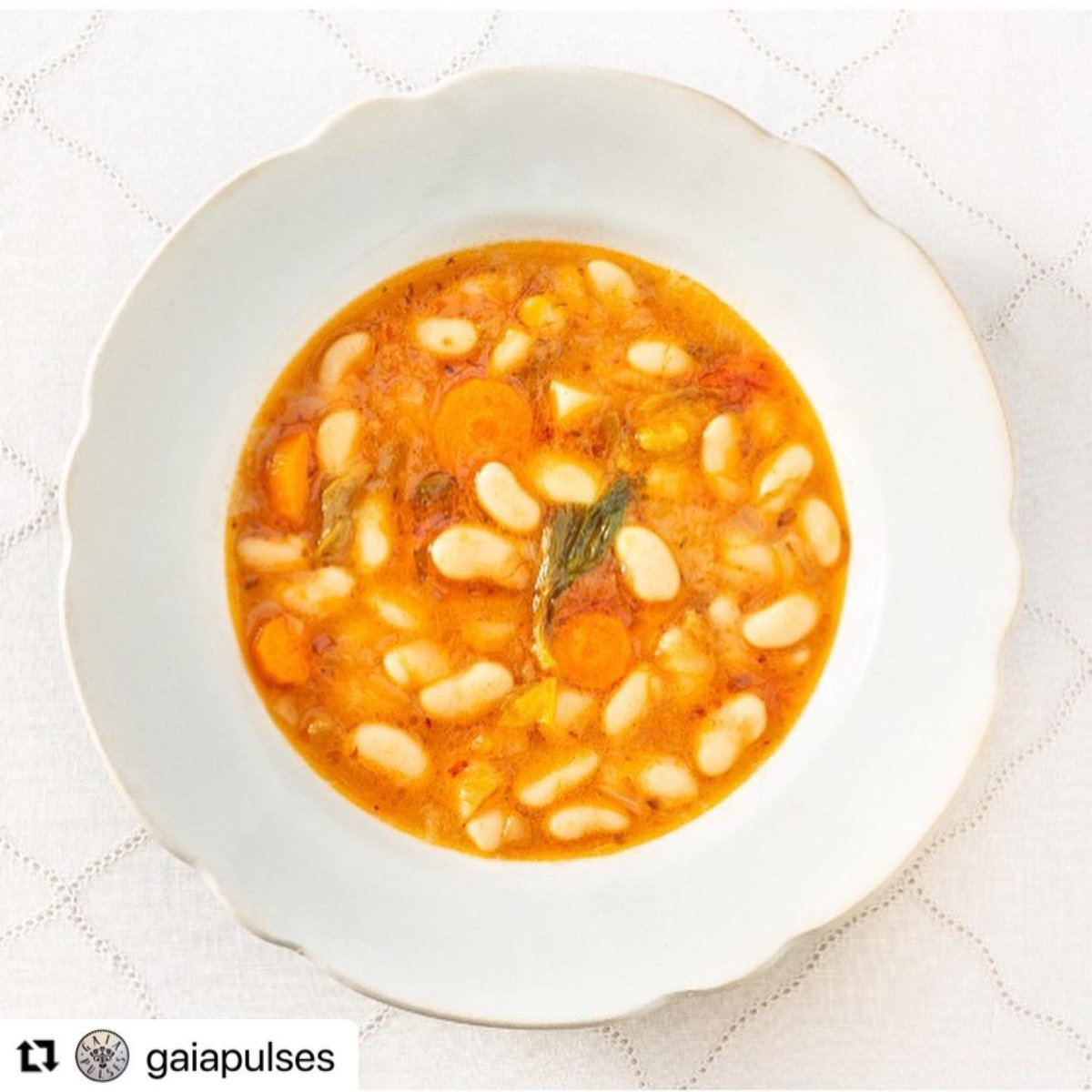 #Lunch: Fasolada | #Greek bean, tomato &amp; carrot soup | #vegan #organic #takeaway