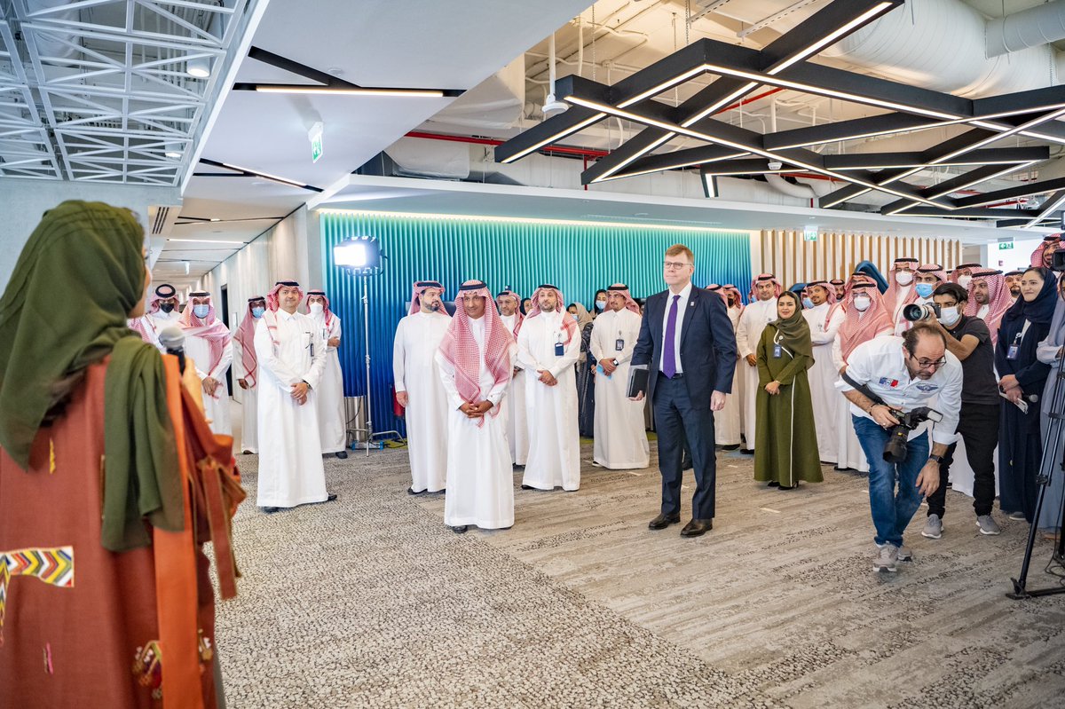 AhmedAlKhateeb's tweet photo. Proud to see the achievements of the #TourismDevelopmentFund during my visit today at the new headquarters. We are continuing to develop the Kingdom’s destination and offering in line with sustainable principles. @TDA_SA #Vision2030 https://t.co/qcJANdt3Gu