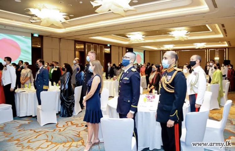bdhclanka's tweet photo. Celebration of 50th #ArmedForcesDay of Bangladesh in Colombo. #SLDefenceSecretary General Kamal Gunaratne (Rtd) graced the occasion as the chief guest. Chief of Defense Staff, Air Force Commander and Navy Commander was present in the celebration @BDMOFA @theBDarmy @BDDiplomacy https://t.co/PBgYPhbiiI