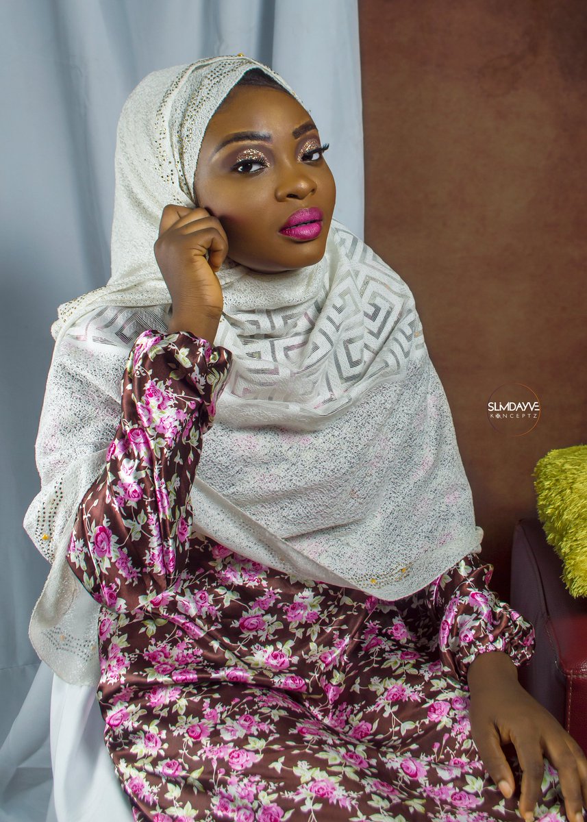 SlimDayve's tweet photo. POISE AND BIRTHDAY 🎉✨💫🎂

Shot/Edit 📸 @SlimDayve
Lens on  #Aishat

Book a shot with us today!
☎️ +2347068295874
https://t.co/KygMRPFDBU

#Slimdayve #konceptz #Birthday #studio #aisha #November
#StayReal 💯 https://t.co/Fclu8VuQmQ