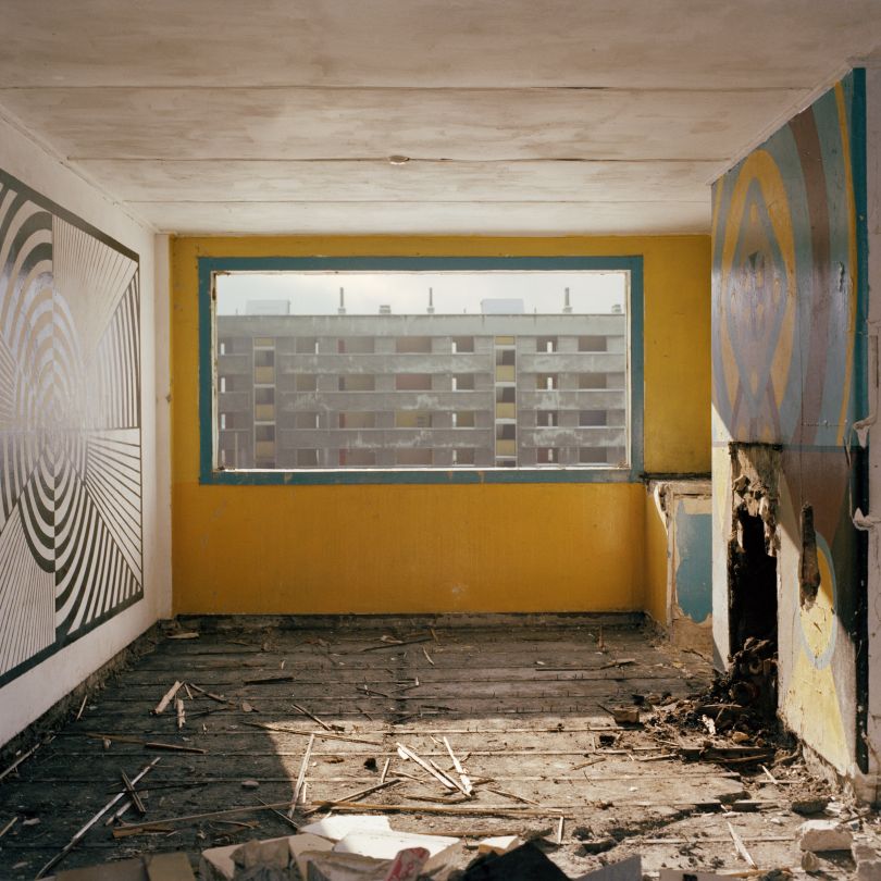Photographs by Peter Mitchell that document the demise of the famous Quarry Hill flats in Leeds bit.ly/3nCEh3k