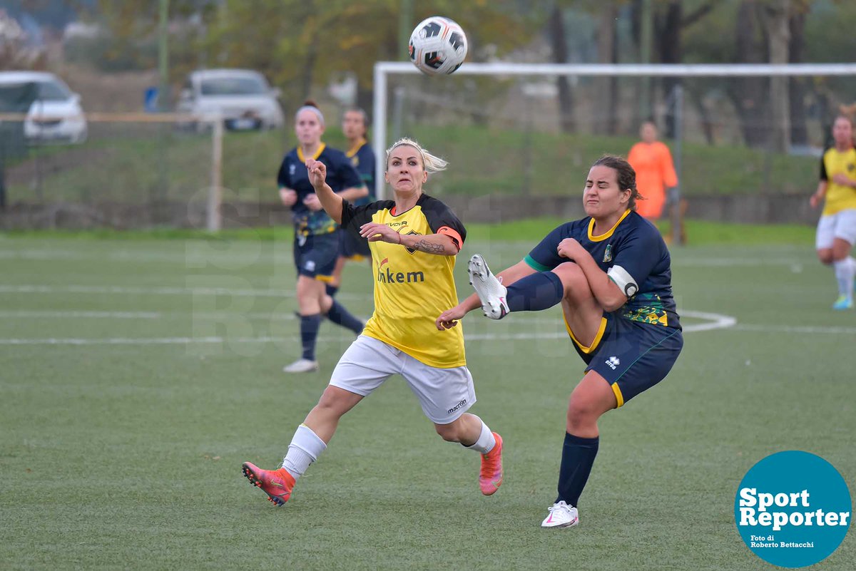 RBettacchiphoto's tweet photo. Foto e articolo dell'incontro https://t.co/HfJkb4Speg
Serie C
Res Roma VIII – Grifone Gialloverde
21 novembre 2021
#fotografia #calcio #calciofemminile #sport #calcioserieCfemminile #calcioinrosa #resromaottava #grifonegialloverde

@ResRomaCalcioFe https://t.co/V839GX3loG