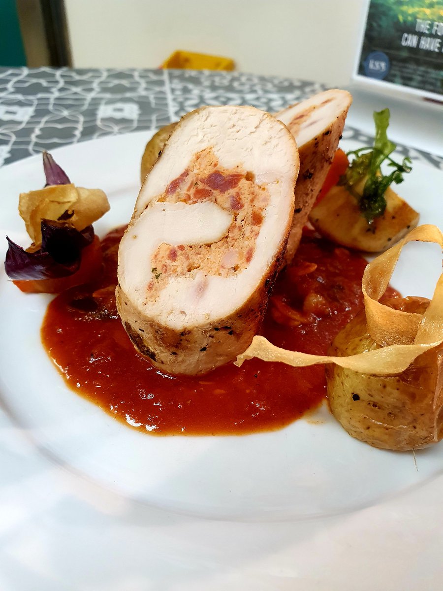 stephenbenn46's tweet image. Fantastic wee dinner the other night on the #borrdrilling P5. Celebrating sustainability and the fine products available to us offshore on reaching Climate Net Zero targets #commitment #thericehouseproject @RonnieKelman1 @BerrymanMoira @Grahamsinger11 @Shadey_B