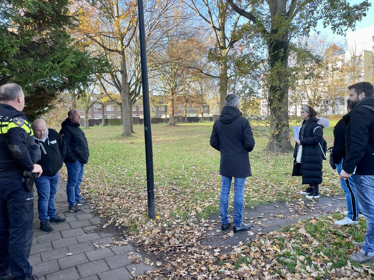 Johanna De Vries (@johannabesteman) on Twitter photo Wat gaat er goed en wat kan er beter? Vandaag samen op pad én aan de slag in #Stervoorde #Rijswijk
@POL_Rijswijk <a href="/RijswijkHv/">Handhaving Rijswijk</a> <a href="/RijswijkWonen/">Rijswijk Wonen</a> <a href="/RobvandenBroeke/">Rob van den Broeke</a> <a href="/WelzijnRijswijk/">Welzijn Rijswijk</a> en <a href="/Gem_Rijswijk/">Gemeente Rijswijk</a>
#leefbaarheid #thuisinRijswijk Wat gaat er goed en wat kan er beter? Vandaag samen op pad én aan de slag in #Stervoorde #Rijswijk
@POL_Rijswijk <a href="/RijswijkHv/">Handhaving Rijswijk</a> <a href="/RijswijkWonen/">Rijswijk Wonen</a> <a href="/RobvandenBroeke/">Rob van den Broeke</a> <a href="/WelzijnRijswijk/">Welzijn Rijswijk</a> en <a href="/Gem_Rijswijk/">Gemeente Rijswijk</a>
#leefbaarheid #thuisinRijswijk