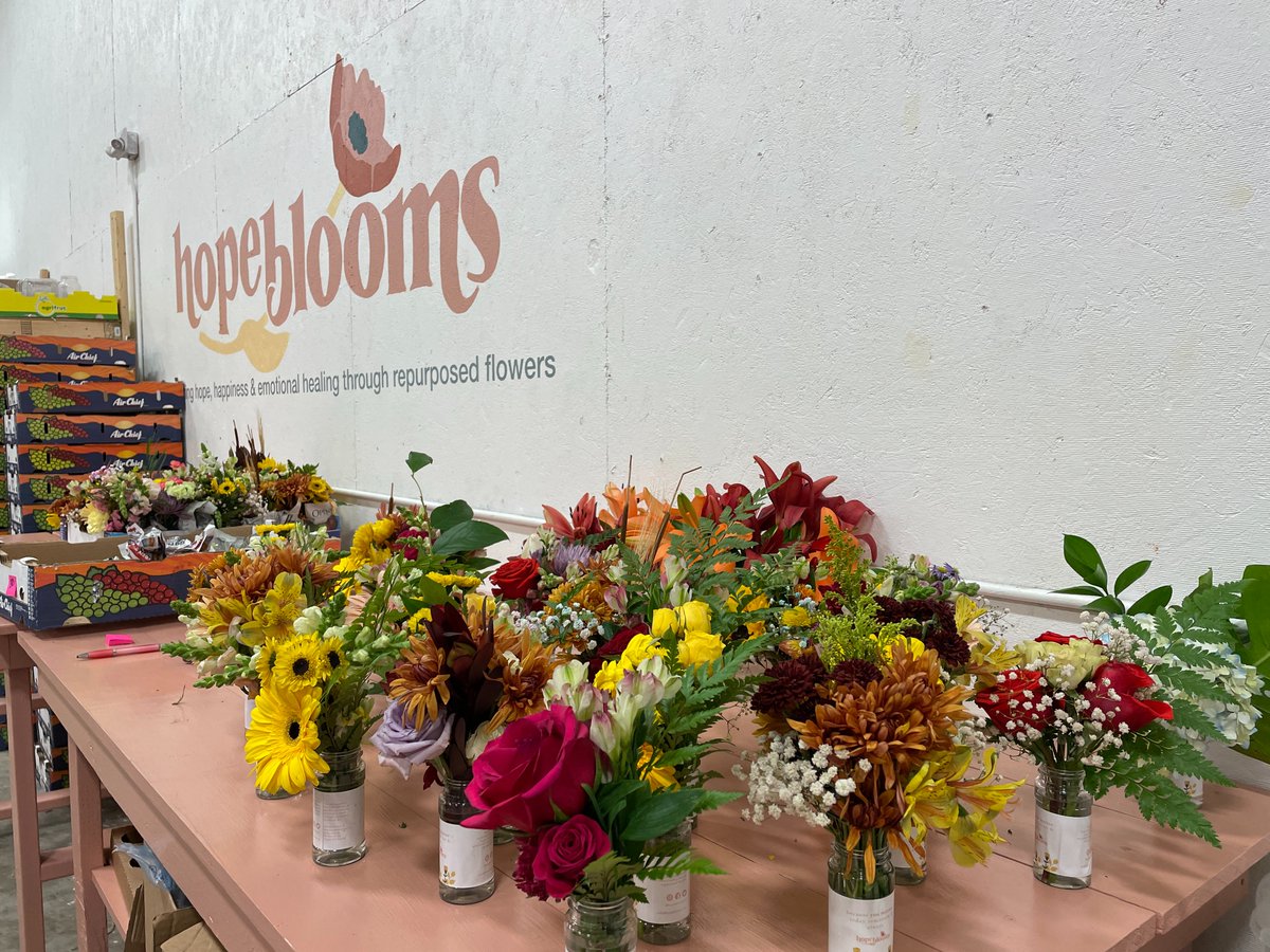Advanced Business Methods (@abmnow1) on Twitter photo Our West Fargo branch was overjoyed to volunteer at <a href="/hopebloomsnd/">Hope Blooms</a> & helping spread joy through flowers!💐
Their mission 👉 "Inspiring hope, happiness & emotional healing through repurposed flowers".
🌷interested in learning more: hopeblooms.org Our West Fargo branch was overjoyed to volunteer at <a href="/hopebloomsnd/">Hope Blooms</a> & helping spread joy through flowers!💐
Their mission 👉 "Inspiring hope, happiness & emotional healing through repurposed flowers".
🌷interested in learning more: hopeblooms.org