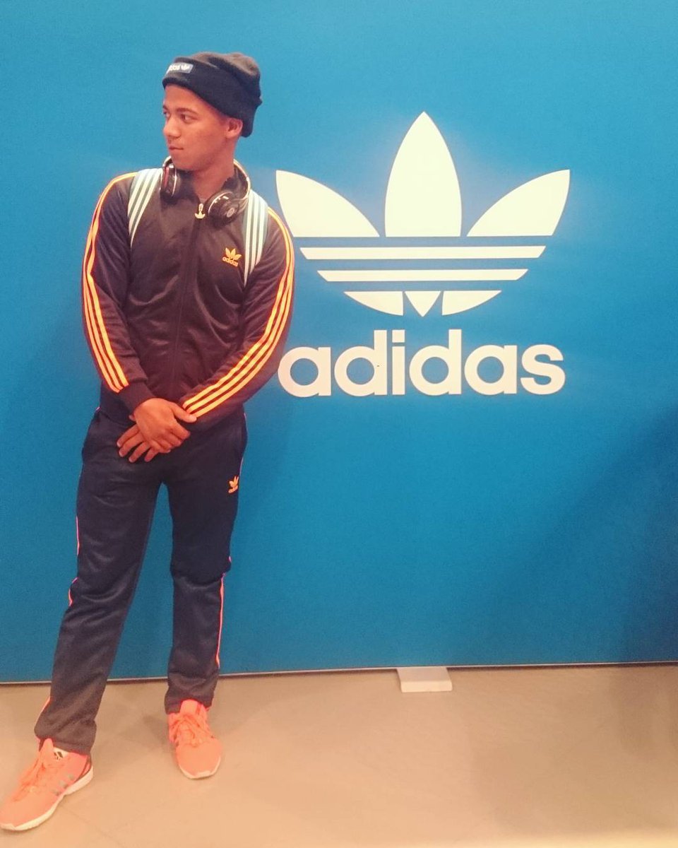 Conneltk's tweet photo. @KFMza @adidasZA @EBinglis #AdidasBlackFriday https://t.co/bPbuEcuqJX