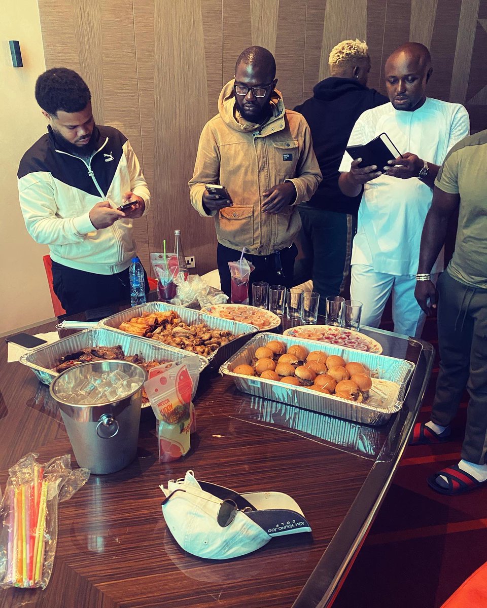 chefmimz's tweet photo. Made the yummiest platter for @davido @AsaAsika and the crew... they absolutely loved it and the orders are just rushing through. My mocktails did the damn thing too 😊😍😍😍 https://t.co/uSiBxCKAKs