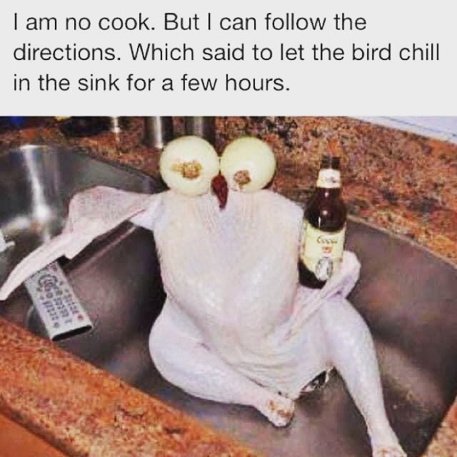 CarolynDeanBks's tweet image. Yep, that’s one chill bird 🤣🤣 #Thanksgiving2021 #CookingGENIUS #BeerMakesEverythingBetter