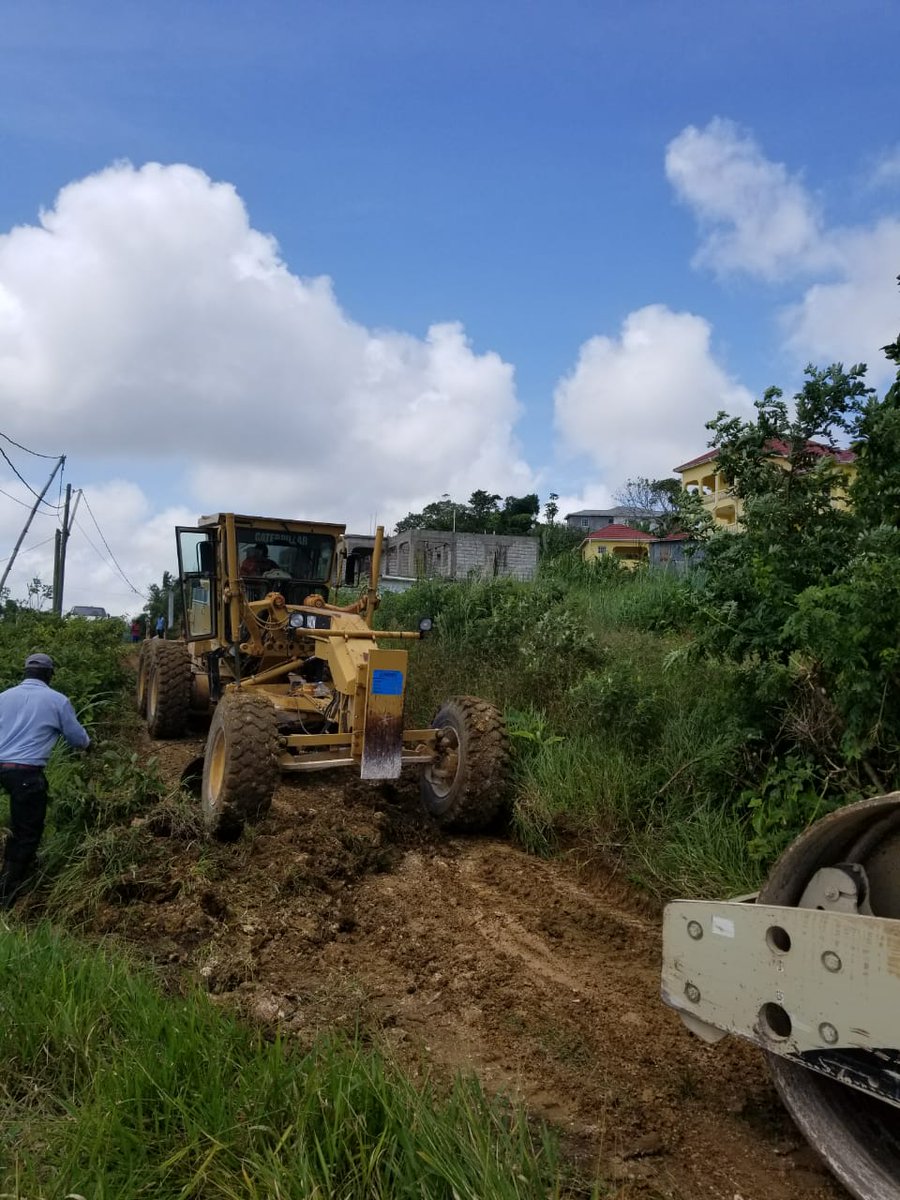 JLPThompsonTown's tweet image. Project alert! #Gloucester
We are on a journey to develop and improve the lives of our people, this time we are in the community of Gloucester repairing the Top Nut Cut road.    #CallonCollin  #TeamThompsonTownDivision  #CouncillorCollinHenry