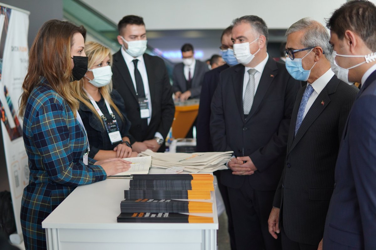 BilgeSGT's tweet image. Siber Güvenlik Haftası kapsamında gerçekleştirilen Milli Siber Güvenlik Zirvesi ve Fuarında Türkiye Cumhuriyeti Cumhurbaşkanlığı Savunma Sanayii Başkanlığı (@SavunmaSanayii) Başkanı Sn. Prof. Dr. İsmail Demir standımızı ziyaret etti.

#BilgeSGT #DataFlowX | #SiberGüvenlikHaftası