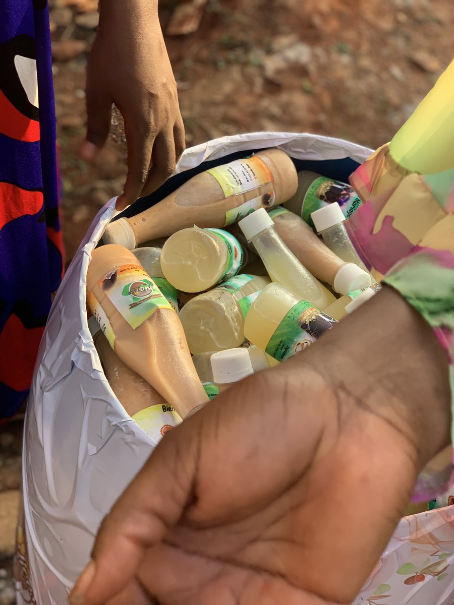 BioDelices237's tweet photo. 🚨NOUS SOUHAITONS UN DÉLICIEUX MARIAGE À NOS CLIENTS  !!!!!

Après le Couple JEAN PIERRE AMOUGOU BELINGA/Madame MELISSA  et Le couple CHRISTELLE /YANNICK  à qui le tour ? 

✨✨merci pour la confiance ✨✨✨✨✨ https://t.co/XlJLQS28TC