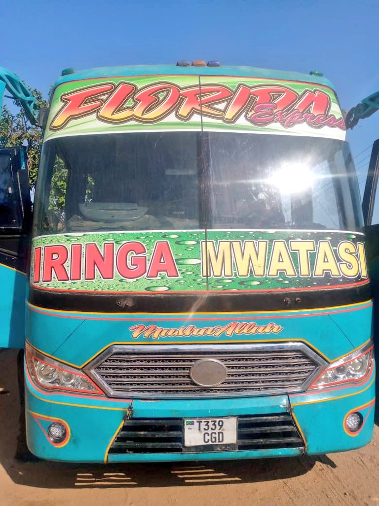 TBoundBuses's tweet photo. #FloridaExpress 

Mwatasi ni wapi? @Adventure_36 https://t.co/jSpah4Wvv2