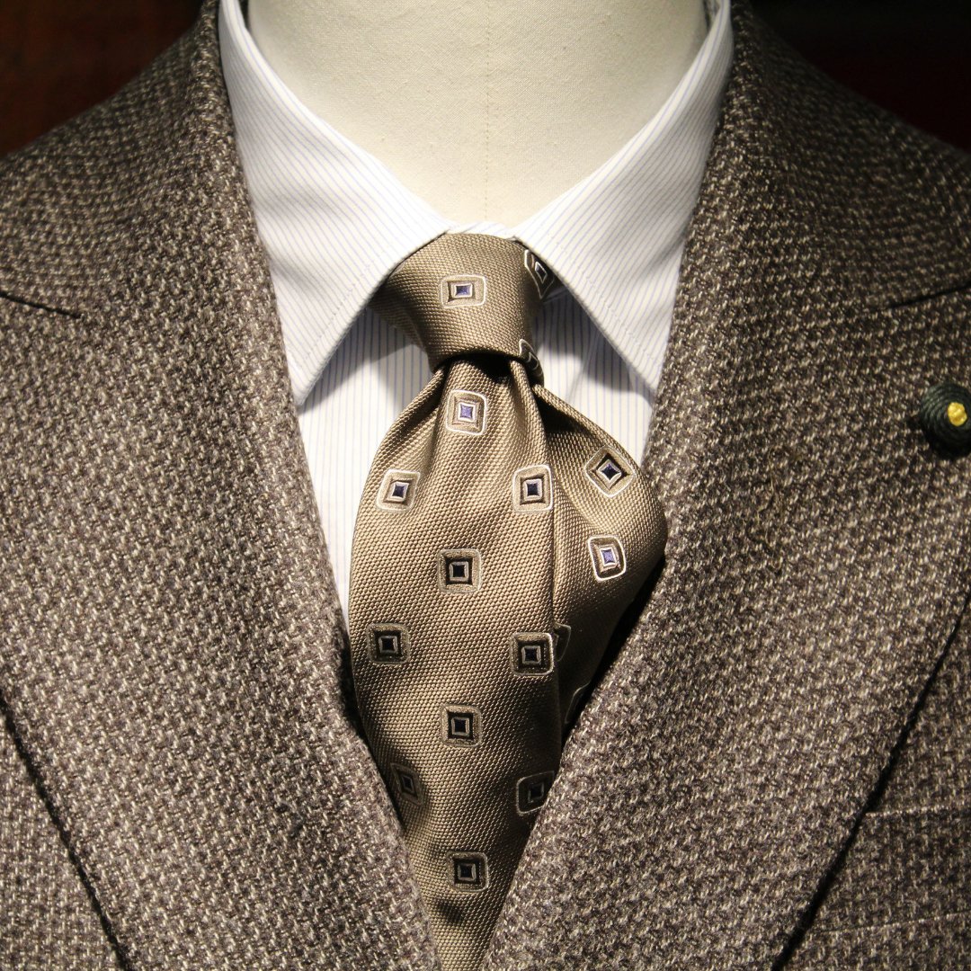 hallakcleaners's tweet photo. What does your fall suiting look like? Hallak provides expert alterations, cleaning &amp; finishing for whatever your style looks like. #FallSuit #Suiting #Suits #Menswear #mensfashion  #mensstyle #fallfashion #fashionpost #style https://t.co/8zBLummEX4