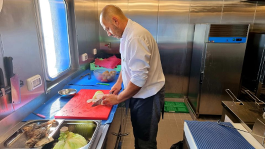 argosfroyanes's tweet photo. A superb galley, which many would only dream of having, onboard #MFVARGOSHELENA  - Our Chef Jorge and Galley Assistant Rojihono very busy as always in the galley. Making delicious food for 25 crew of 9 nationalities from 5 continents - #CCAMLR #ROSSSEA 2021 https://t.co/2BTOQIXSZA
