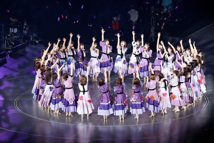 乃木坂さんのライブ、どのお衣装も繊細で気品のある美しいものばかり