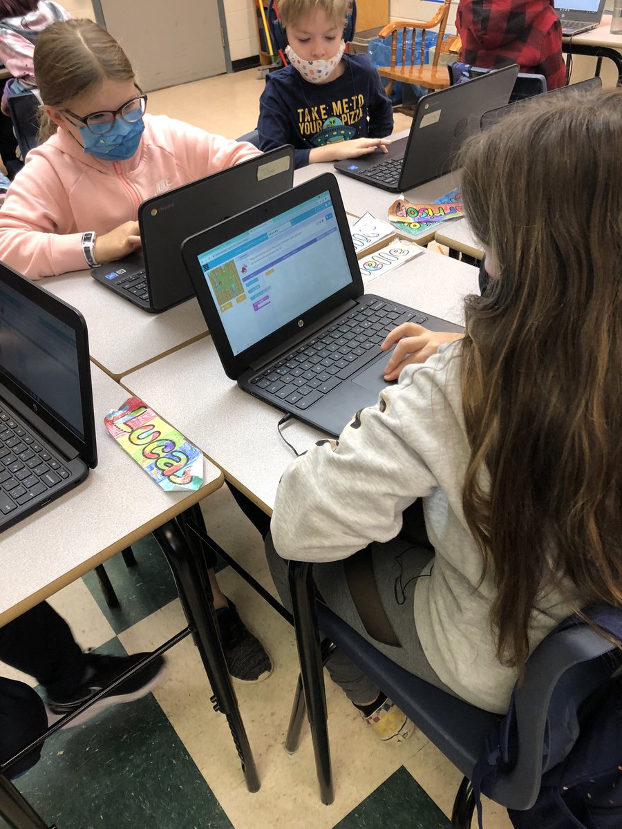 smleblanc40's tweet photo. Coding on https://t.co/SEt9pznYxL at mountainviewelementary #cbvrce_tech #digitalcitizenship https://t.co/k5Wxcu75m2