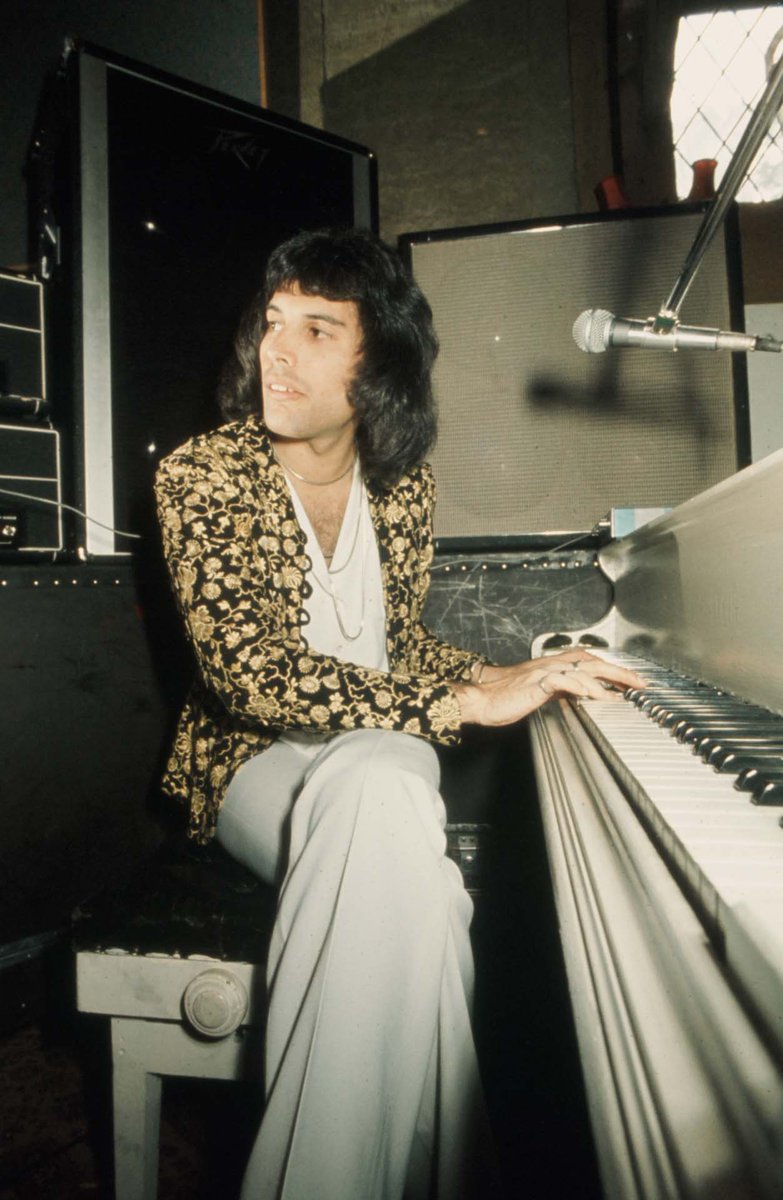freddie_mercury's tweet photo. Freddie Mercury 🖤
5th September 1946 - 24th November 1991

(Photo: Shinko Music Japan) https://t.co/yboPbFd17Y