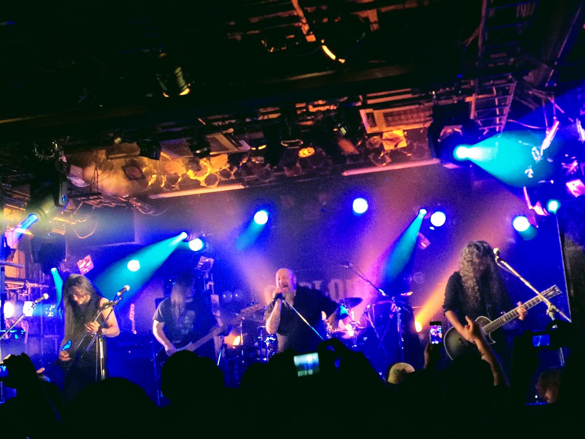 foxxtale's tweet photo. 7年前の今日は、東京の渋谷でポール・ディアノを観たらしい。彼の歌唱が好きなんです。パンキッシュな吐き捨てボーカル。メイデンの2枚目は今でもマスト。全18曲中12曲がメイデンの曲。うち2曲もインストやったのはご愛敬(笑)
#過去のこの日 #live2014 #PaulDiAnno #IronMaiden #United #東京 https://t.co/b8qOYNf5XT