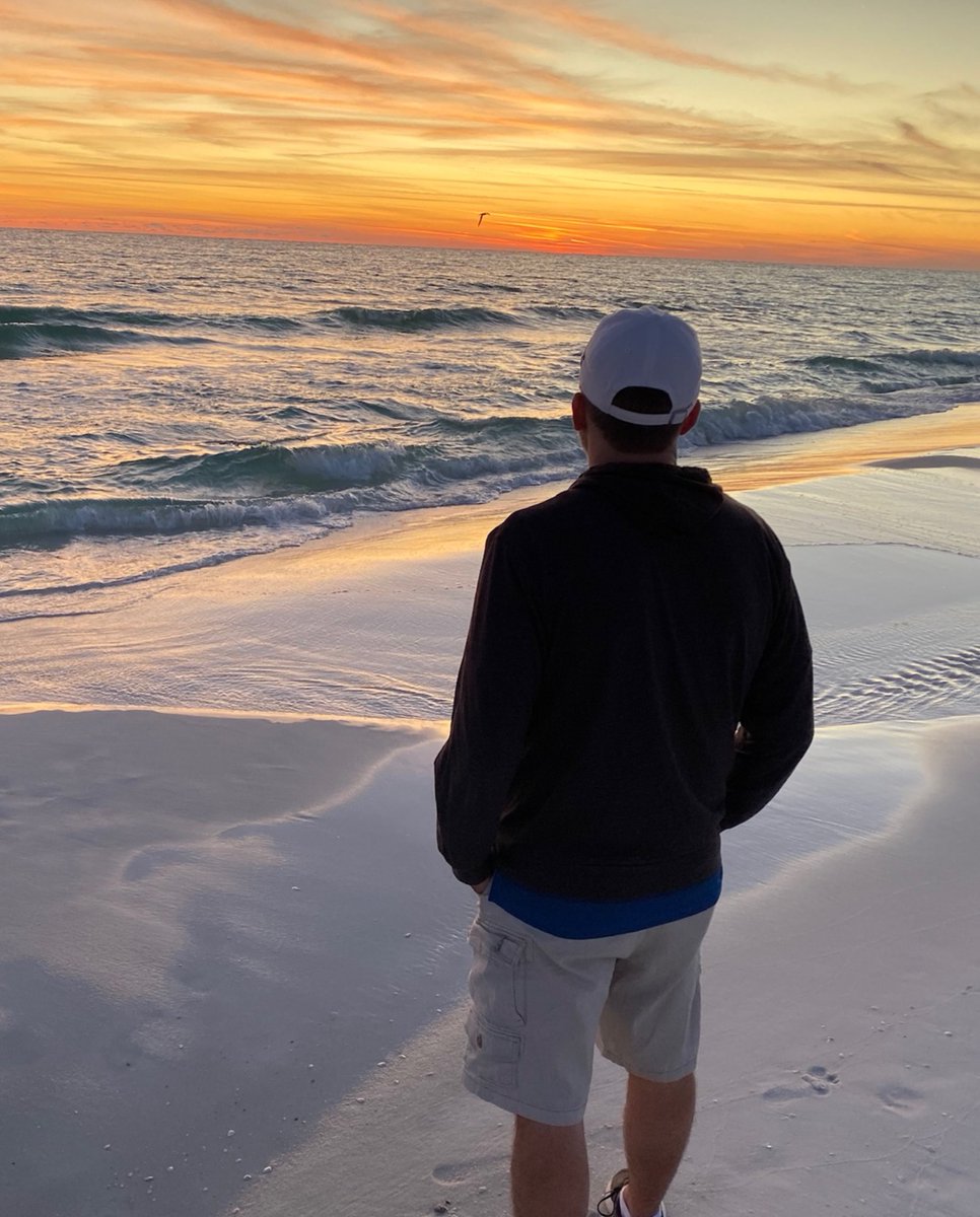 This week, I'm grateful to be setting aside some much-needed family time down in Florida! Where are you spending the holidays this week? 🌴 #ThanksgivingWeek

#mentorship #mentoring #familytime #leadership #lifestyle #florida