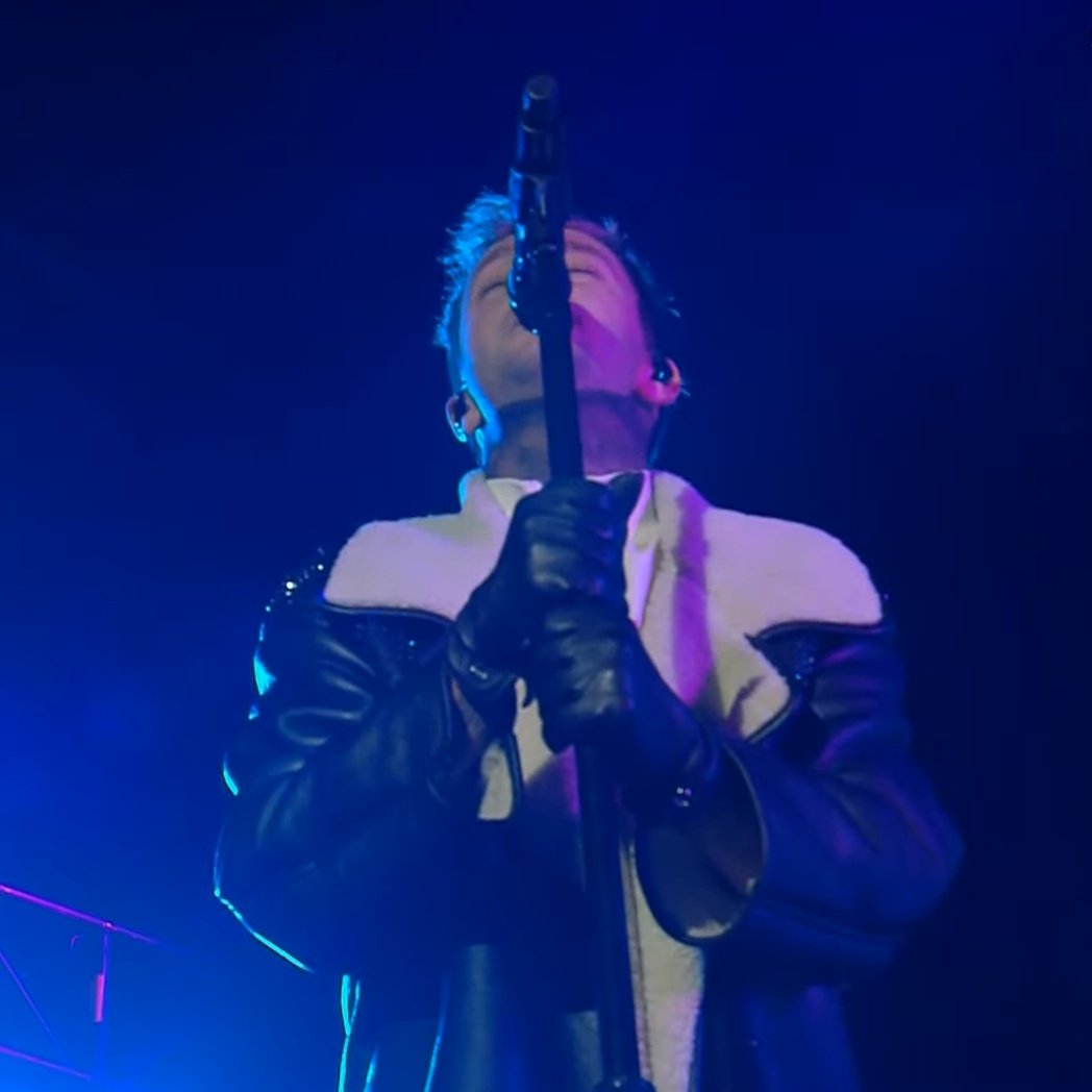 clikkoven's tweet photo. concertssss https://t.co/U7gI3vFYVT