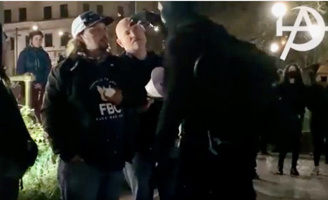 COpeakpolitics's tweet image. Fists and rape accusations fly at Denver antifa protest of Rittenhouse verdict - tinyurl.com/yjk57eru #copolitics #Denverprotests