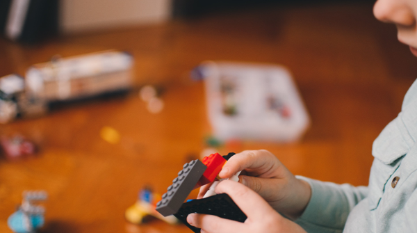 Lucy_Faithfull_'s tweet photo. Lego have launched an activity pack to help make conversations with your children about online safety relaxed but useful. Have a look at their #BuildAndTalk activity pack here: https://t.co/hMCcRfisG0 @LEGO_Group https://t.co/24z8pC7y9g