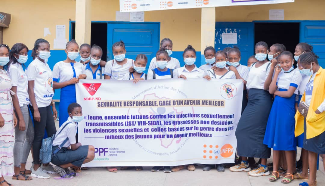 SansakaB's tweet photo. Tam-Tam au Kongo Central: Marathon d'échanges sur l'ECS sous le thème : "Sexualité Précoce et ses conséquences dans les milieux des ados et Jeunes", grâce au partenariat @UNFPARDC  et @abefnd_rdc  , @IPPFAR  ,  @lokushe   , @MajRDCongo   #Kitumaini #MAJKC https://t.co/zPMCXQwPJu