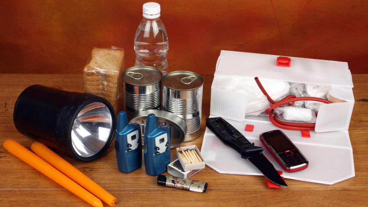 TownofRiverview's tweet image. Heavy rain and strong winds expected today. In the event of a power outage or other emergency, residents should be prepared to be self-sustaining for at least 72 hours. More: ow.ly/OsWh50GTlU5