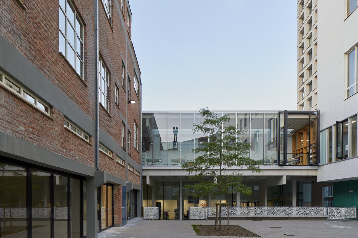 RES AWARDS | NOMINEES 2021 🏆 Nieuw Stedelijke Kunstacademie is one of the 3 nominees into the category of best (semi-)public development. 🎉

#realestate #immobilier #vastgoed #RESawards