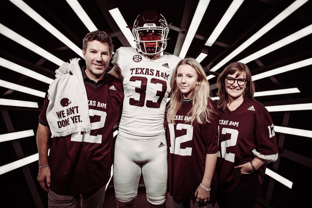 Had a great time at my future home! Thank you to everyone👍#gigem #feedtheswede ⁦<a href="/PPIRecruits/">PPIRECRUITS</a>⁩ ⁦<a href="/RigFootball/">RIG Football</a>⁩