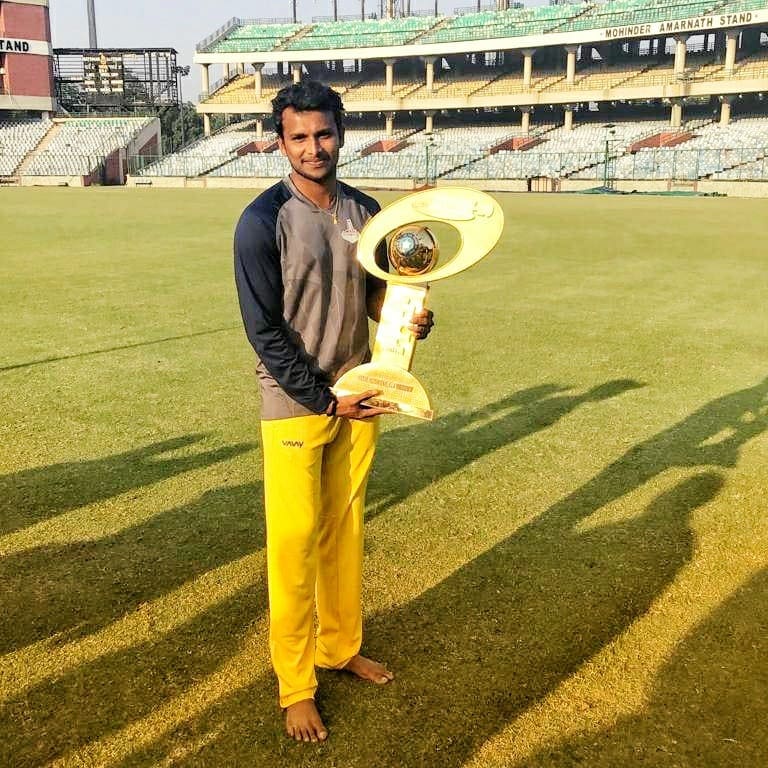 Natarajan_91's tweet photo. Talent wins games, but teamwork and intelligence win championships !!! - This team has everything!! Proud to be part of this group!! @TNCAcricket #Champions #SMATChampions 🏆🏆 https://t.co/9Jw5wEssAV