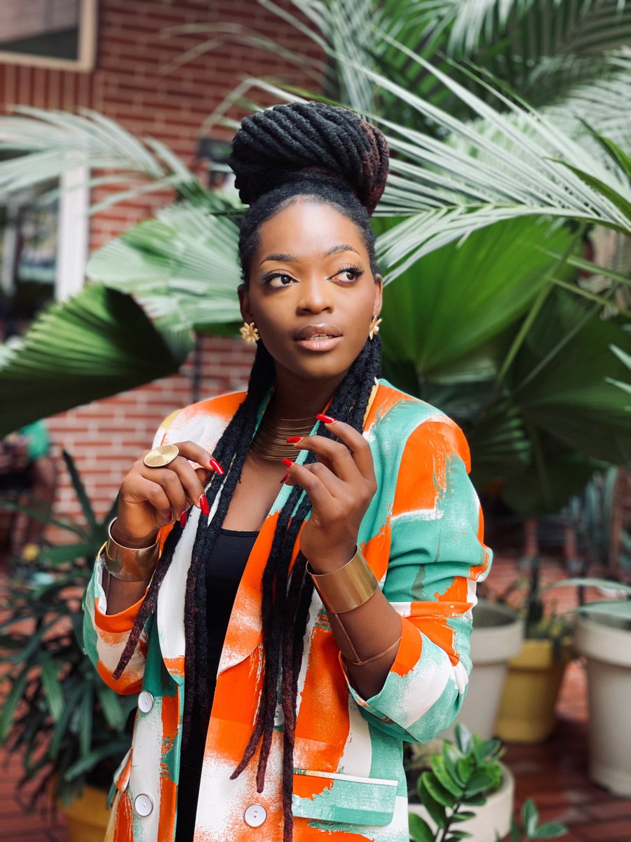 LydolSlam's tweet photo. Les supers Fans de la maison ci sont où ehh??Pardon mettez les commentaires on va voir ohhh ❤️🙈

Bon début de semaine à tous ohhh 😘😘
N’oubliez pas de voter ohhh 👉🏾 https://t.co/DfSzGzWIvF

#LeSlamYArrivera #Lydol #TheDYStudios #DesignYourSpirit #Hybride #Cameroon https://t.co/mEFC0uI70O