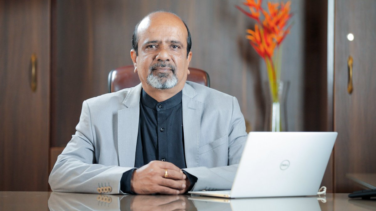 KLETechbvb's tweet photo. HEARTY CONGRATULATIONS!!

@CMofKarnataka Shri Basavaraj Bommai appointed Dr.@AshokShettar, Hon'ble Vice Chancellor of @KLETechbvb as Chairman, Karnataka State R &amp; D Taskforce to formulate the research &amp; development policy for the sate. We wish him all the success! https://t.co/FDv4zyOpTH