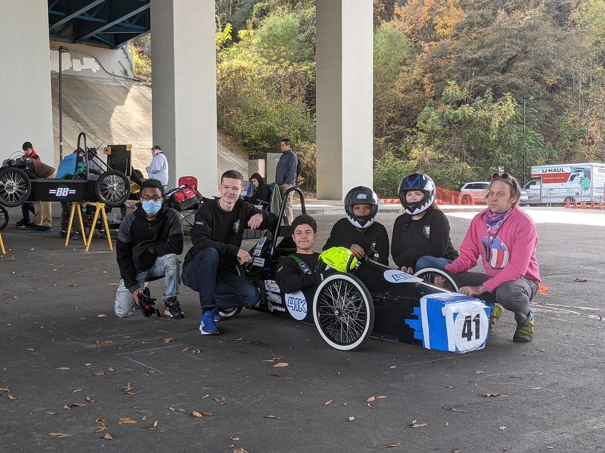 RB_futureready's tweet image. Congratulations to BCBST FRI juniors Nathan Kozlica and Nathan Lanese who placed FIRST in the 2021 Chattanooga Green Prix hosted by Green Spaces & EPB!
.
Also, shoutout to Isaiah Hester (driver), Jamilynn Marter (pit crew), Olivia Shaw (pit crew), & John Elbakidze (RBMS mentor).