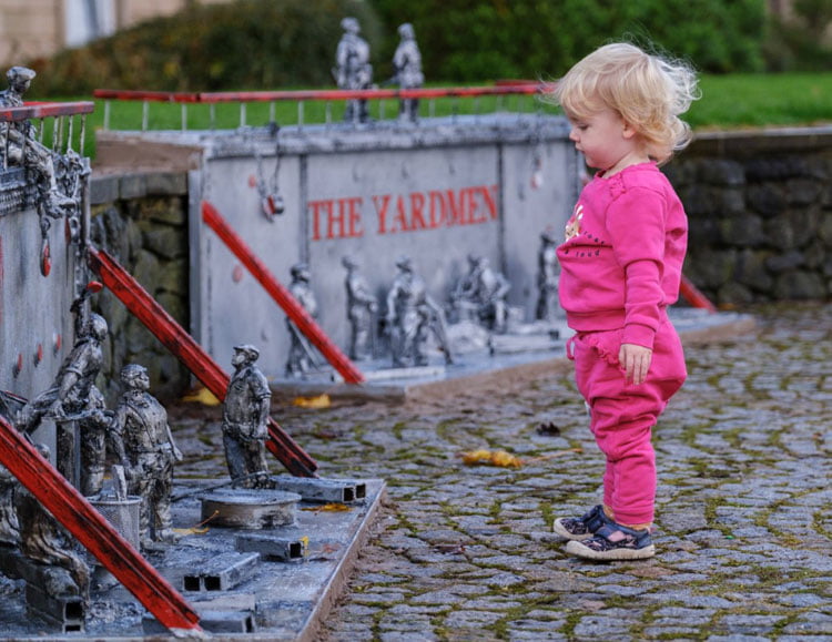 InverChamber's tweet photo. Walking and cycling charity @SustransScot and @inverclyde Council have unveiled new public art at Greenock Waterfront, with support from ICC Member @RIGArtsGreenock
#InverclydeChamber | #InverclydeBusiness | #RIGArts
https://t.co/J1b5xGMB0R https://t.co/QOZ8UFkoF6
