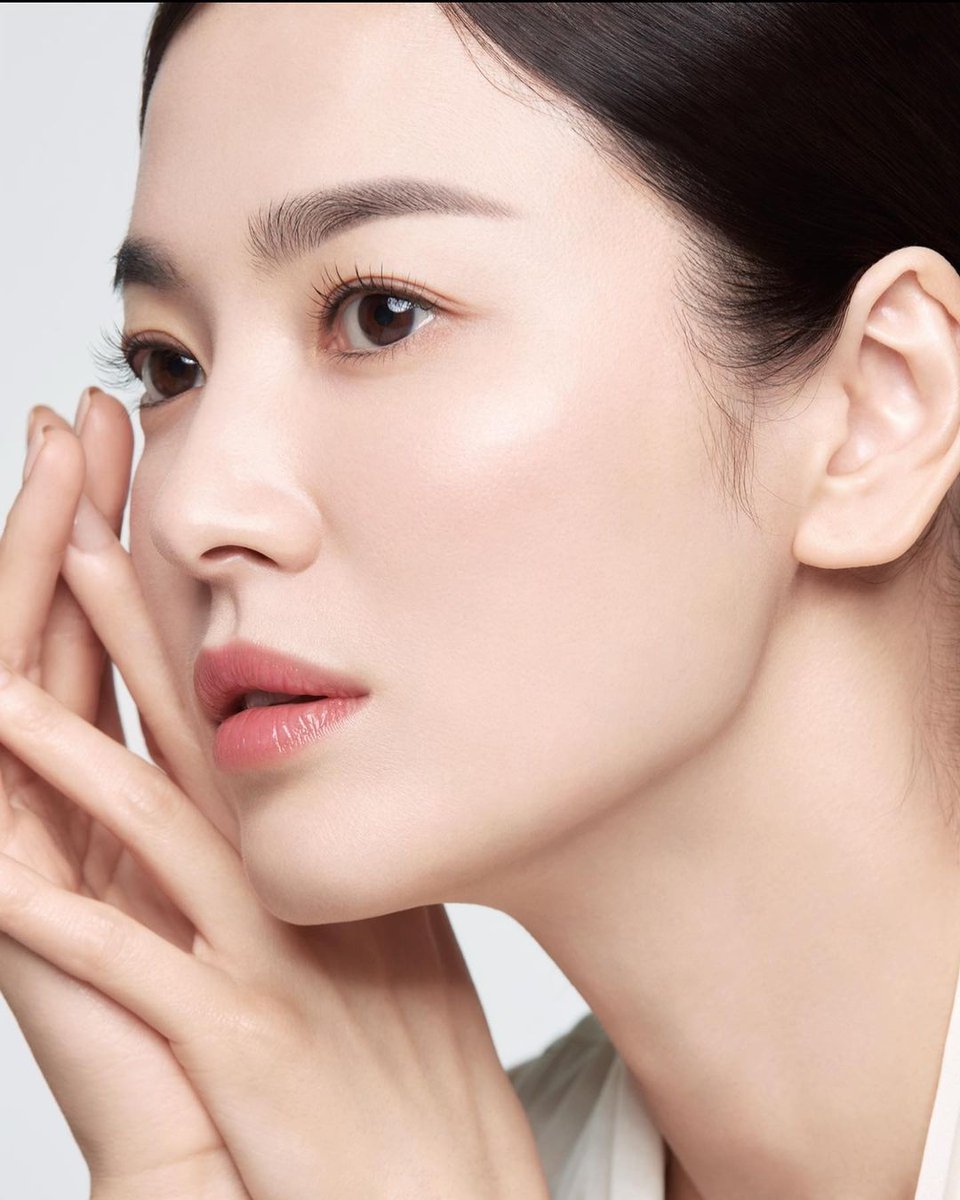 RusdiRania's tweet photo. Happy Birthday Queen 🎂#HappyBirthdaySongHyeKyo https://t.co/a6JsvlCSzk