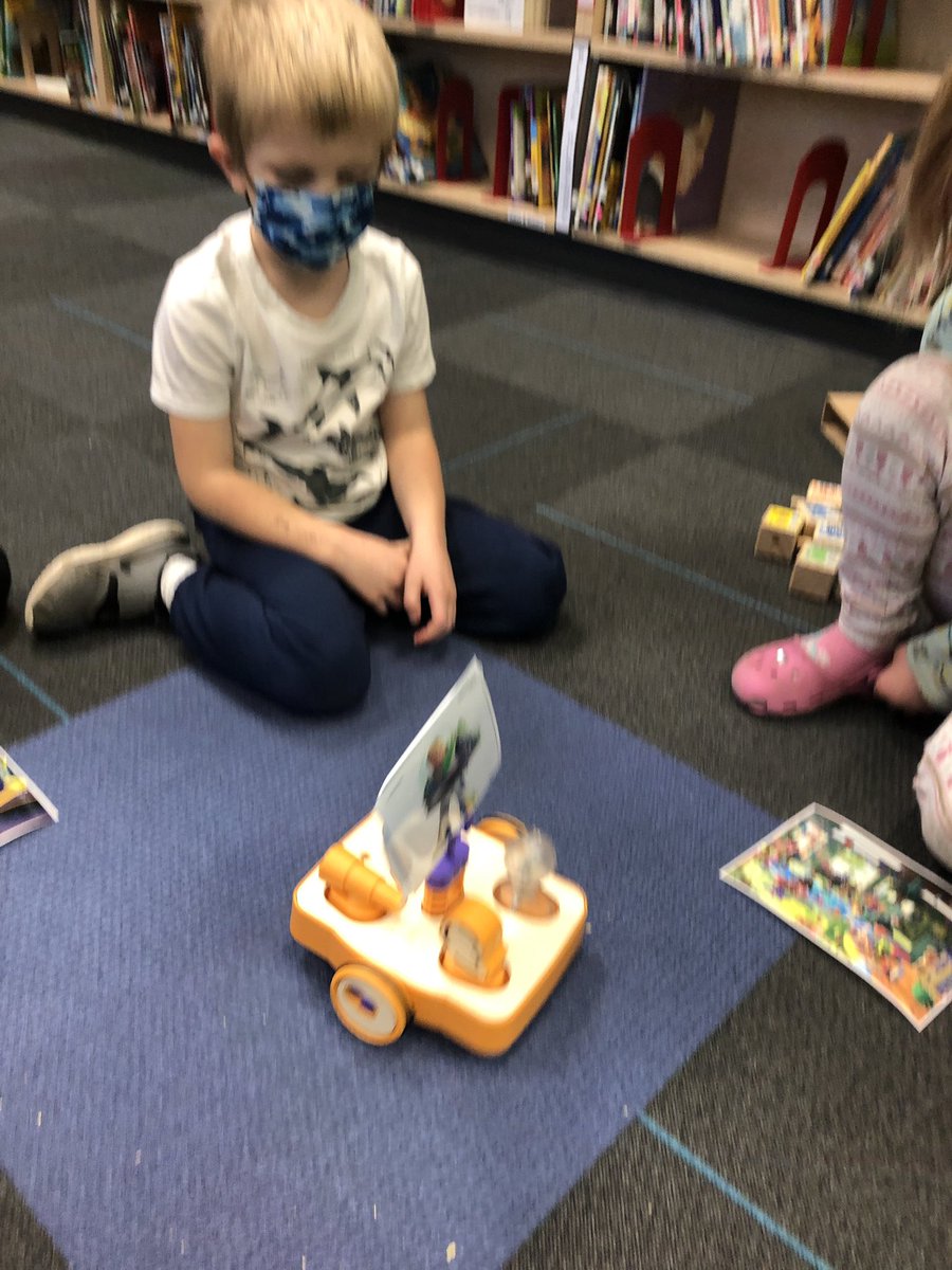 seemoretech's tweet photo. Love watching our Kindergartners grow their brains and code using our screen-free robots called KIBO @kibo Thank you @Spiritof67LF for the grant!  @lmontgomery67 @KAR_Sheridan @ClaireSwanson67 @LakeForestSD67 #sheridanshines https://t.co/rJZaQoMxM4