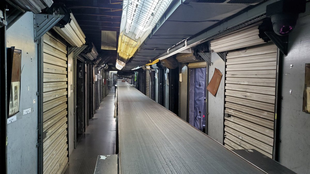 ShieldsL20's tweet photo. #closeddoorpreload https://t.co/PD1dhzq02X