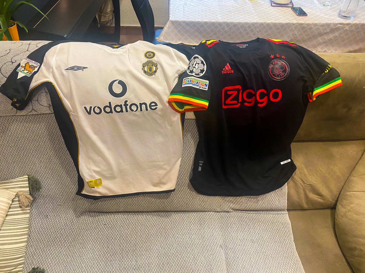blonstark's tweet photo. Gracias por estas maravillas @FutStore21_ 🥳🖤 https://t.co/vAzcuWQdxs
