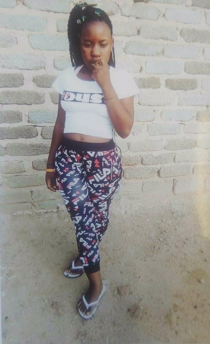joy_zelda's tweet photo. Joyce Moyo aged 13 years old was last seen by her Mother on Tuesday night 16 November 2021 💔😭 she was wearing a brown and black dress No.0716757420
RT Pls
Centurion Mall
Kamo Mphela 
J-Something 
Indoda
V Class
Mashaba
Pta CBD
Jhb CBD 
Cassper 
Slik Talk 
Unathi https://t.co/oTvk1g4elz