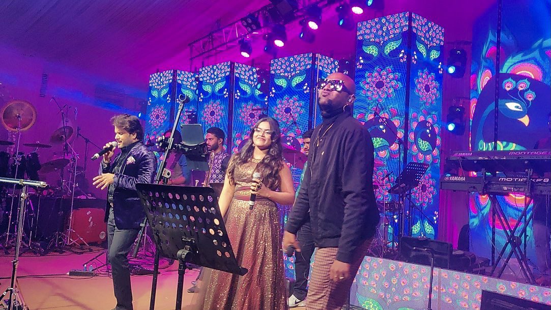 About last night 🌟 felt blessed to share the stage with these stars! 🧿🎤🤩

Thank you, Jaipur. 🙌🏼✨

@Benny_Dayal @javedali4u @BToSproductions @FunkTuation_ #TheHornflakes @drumssivamani @StephenDevassy #RakshitaSuresh #Jaipur #Rajasthan #concert #gig #onstage #music #love